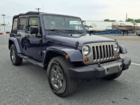 Used 2013 Jeep Wrangler Unlimited Sport AWD/4WD image 3