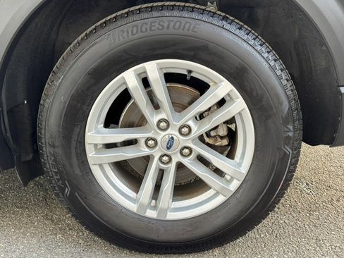 Used 2021 Ford Explorer XLT image 37