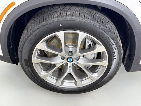 Used 2026 BMW X5 xDrive50e AWD/4WD image 32