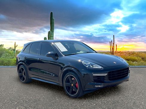 Used 2018 Porsche Cayenne GTS AWD/4WD image 7