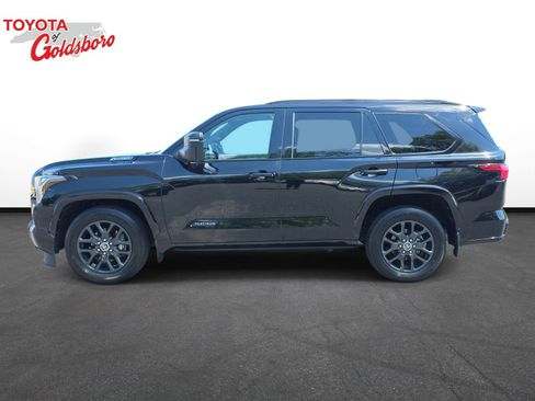 Used 2023 Toyota Sequoia Platinum AWD/4WD image 8