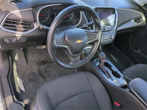 Certified 2022 Chevrolet Malibu RS image 11