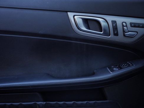 Used 2019 Mercedes-Benz SLC 300 image 34