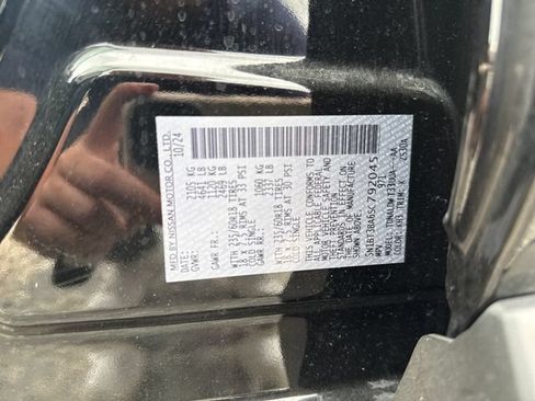 Used 2025 Nissan Rogue SV FWD image 30