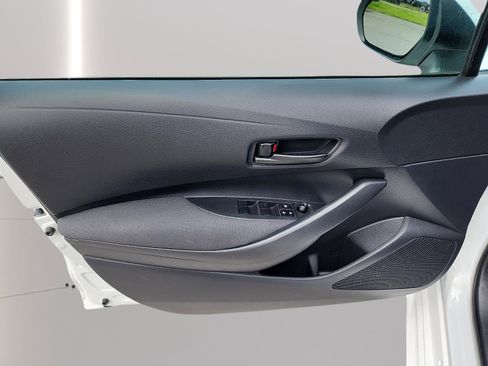 Used 2025 Toyota Corolla LE FWD image 10