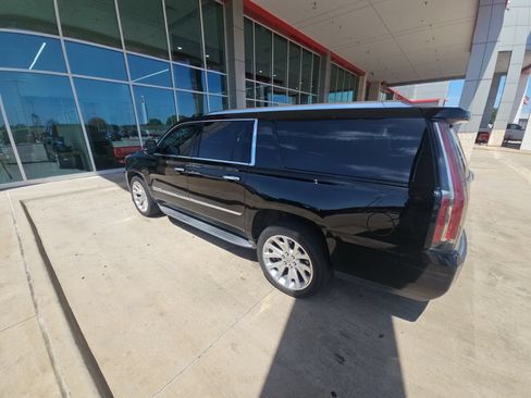 Used 2016 Cadillac Escalade ESV Luxury RWD image 15
