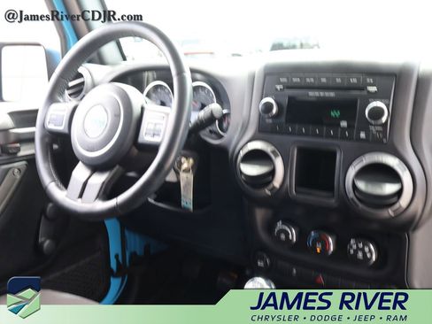 Used 2017 Jeep Wrangler Sport w/ Quick Order Package 23S AWD/4WD image 12