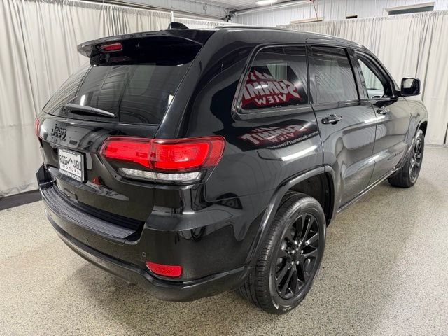 Used 2018 Jeep Grand Cherokee Altitude AWD/4WD image 4