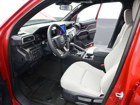 New 2026 Toyota 4Runner SR5 AWD/4WD image 4
