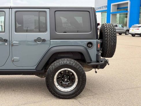 Used 2015 Jeep Wrangler Unlimited Sport image 11