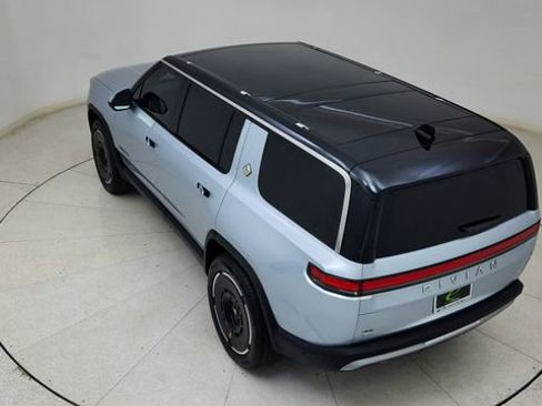 Used 2025 Rivian R1S Adventure image 85