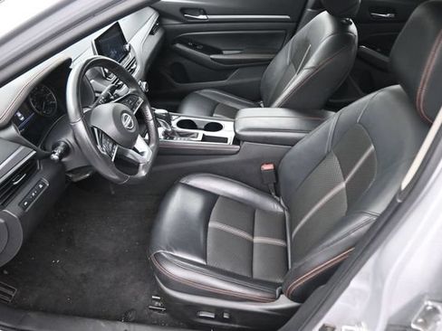 Used 2024 Nissan Altima 2.5 SR FWD image 21