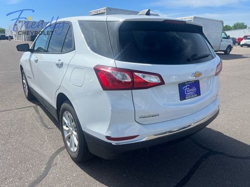 Used 2018 Chevrolet Equinox LS AWD/4WD image 3
