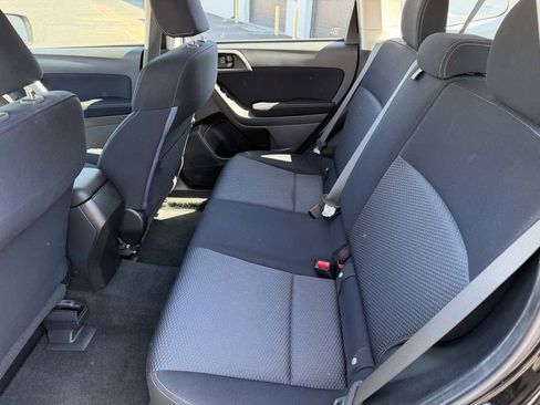 Used 2015 Subaru Forester 2.5i AWD/4WD image 14