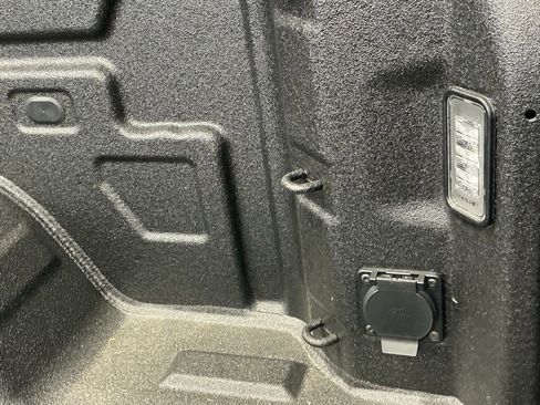 Used 2026 GMC Sierra 1500 SLT image 21