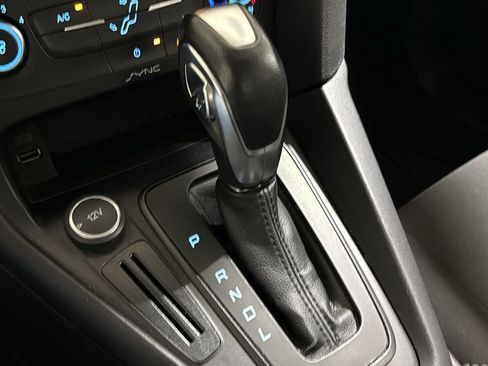 Used 2016 Ford Focus SE w/ Reverse Sensing Package FWD image 17