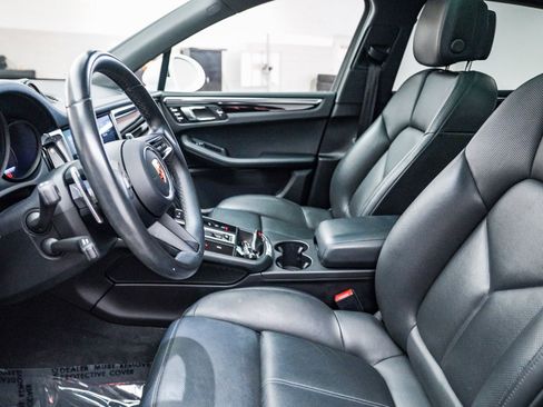Used 2022 Porsche Macan S image 23