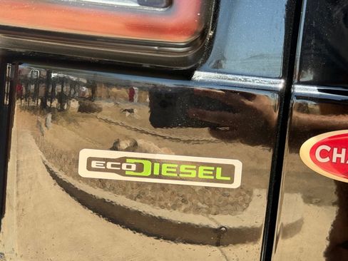 Used 2020 Jeep Wrangler Unlimited Sahara AWD/4WD image 7