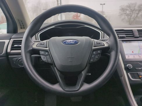 Used 2019 Ford Fusion SE image 22