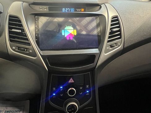 Used 2016 Hyundai Elantra SE image 11