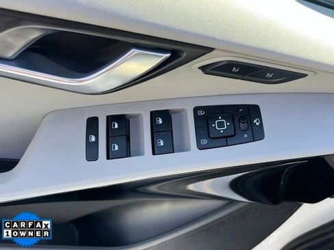 Used 2024 Kia Niro Wave w/ Wave Preserve Package FWD image 17