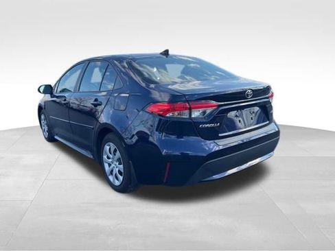 Used 2022 Toyota Corolla LE image 5