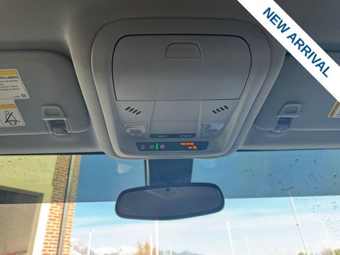 Used 2022 GMC Terrain SLE w/ Driver Convenience Package image 22