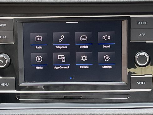 Used 2024 Volkswagen Jetta SE FWD image 14