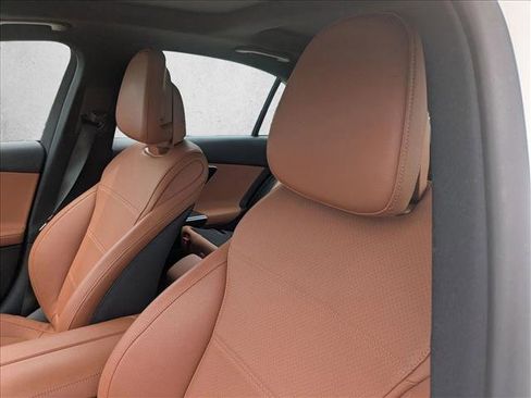 Used 2025 Mercedes-Benz C 300 4MATIC Sedan image 15