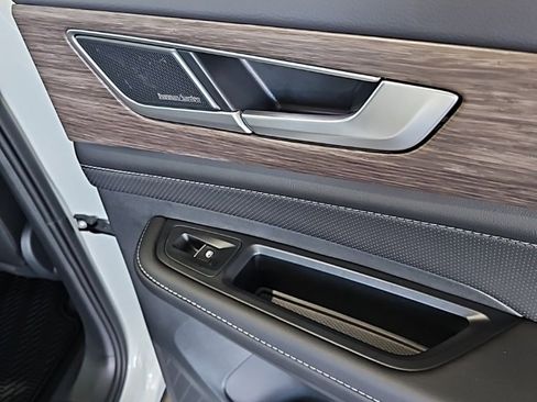 New 2026 Volkswagen Atlas SEL Premium R-Line image 16