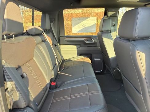 New 2026 Chevrolet Silverado 2500 High Country w/ High Country Premium Package AWD/4WD image 15
