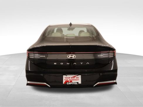 Used 2024 Hyundai Sonata SEL FWD image 3