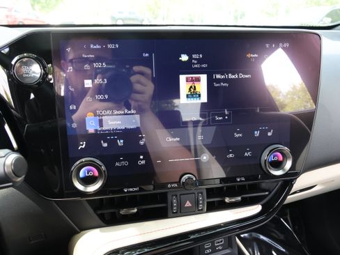 Used 2024 Lexus NX 250 FWD w/ Cold Area Package image 24
