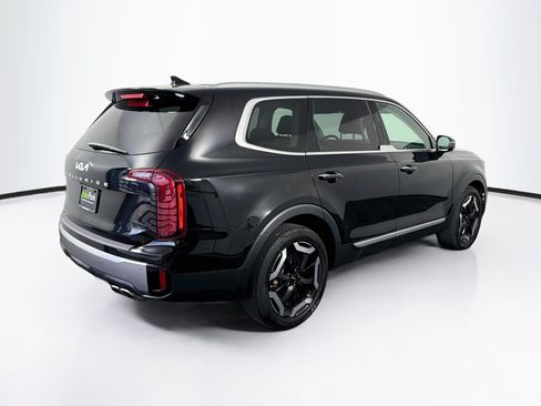 Used 2025 Kia Telluride S FWD image 9