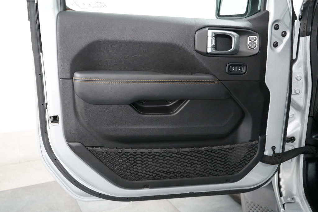 Used 2023 Jeep Wrangler Unlimited Sahara AWD/4WD image 26