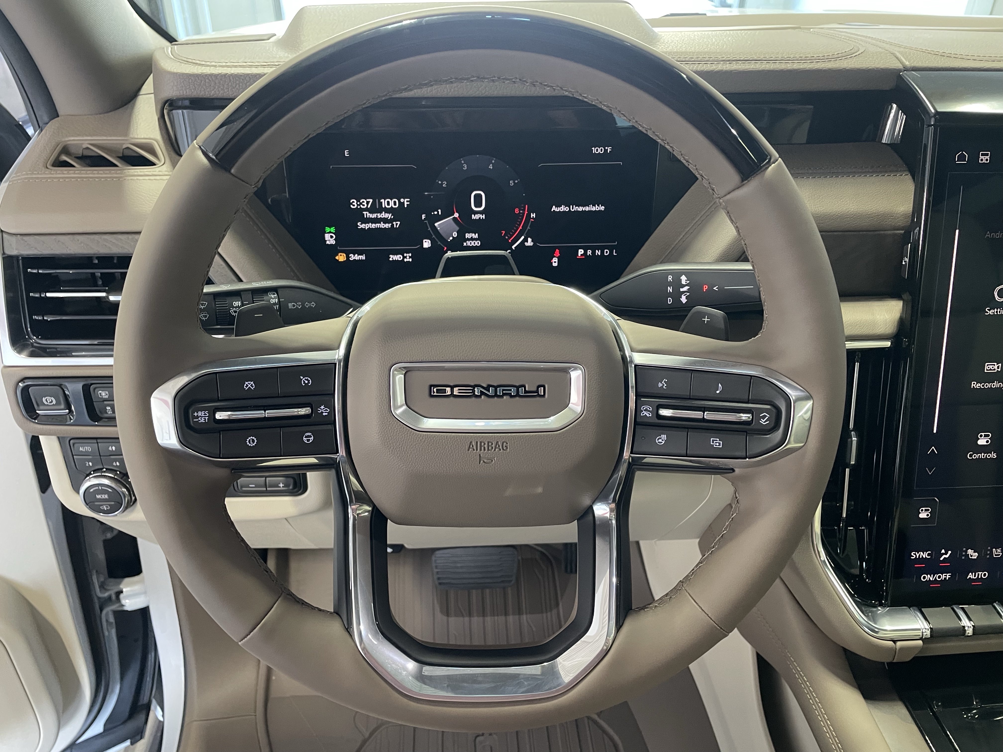 New 2026 GMC Yukon Denali w/ Denali Reserve Package AWD/4WD image 19