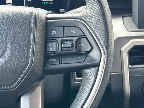 Used 2025 Toyota Tacoma TRD Sport AWD/4WD image 17