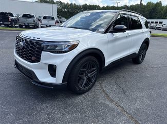 Used 2025 Ford Explorer ST video 3