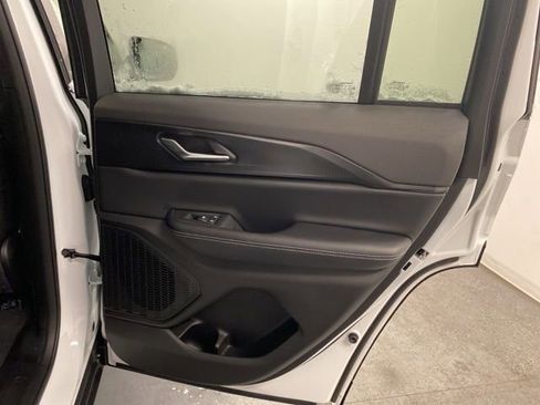 New 2025 Jeep Grand Cherokee Altitude image 27