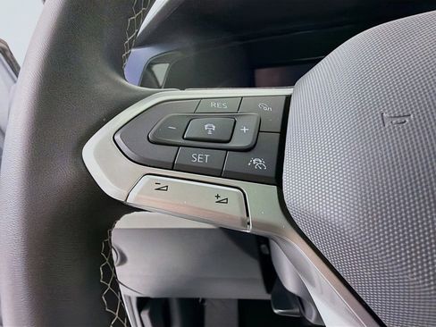 Used 2022 Volkswagen Taos SE image 11