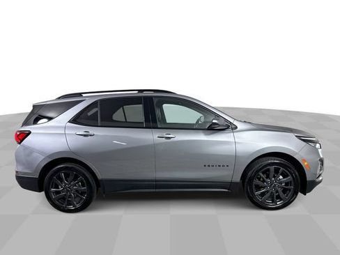 Used 2024 Chevrolet Equinox RS w/ LPO, Floor Liner Package FWD image 9