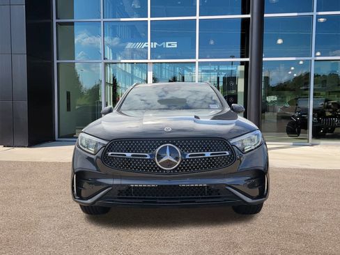 Used 2025 Mercedes-Benz GLC 300 image 2