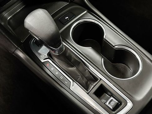 Used 2024 Chevrolet Equinox LT image 15