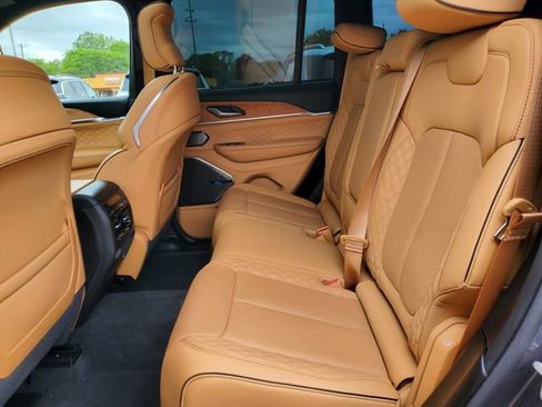 Certified 2022 Jeep Grand Cherokee Summit AWD/4WD image 26