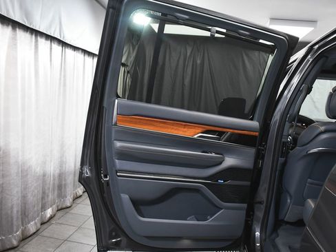 Used 2022 Jeep Grand Wagoneer Series II w/ Convenience Group III AWD/4WD image 12
