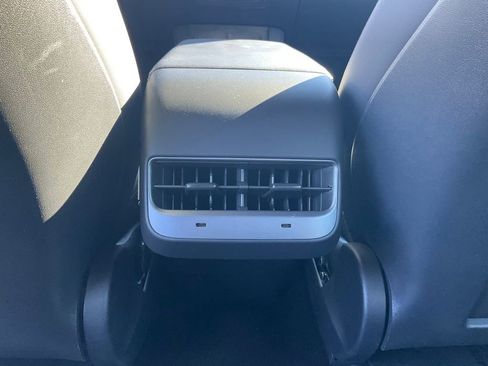 Used 2023 Tesla Model 3 Standard Range image 34