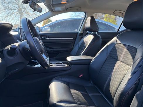 Used 2024 Nissan Altima 2.5 SR image 23
