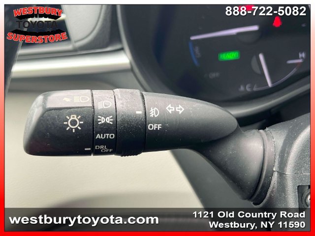 Used 2021 Toyota Sienna XLE FWD image 27