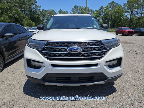 Used 2023 Ford Explorer XLT w/ Equipment Group 202A RWD image 3