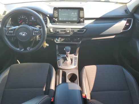 Used 2021 Kia Seltos S image 16